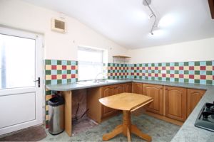 Kitchen- click for photo gallery